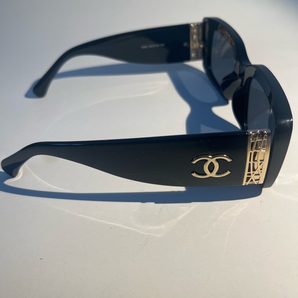 CHANEL Sleek Black Sunglasses - Picture 2 of 5
